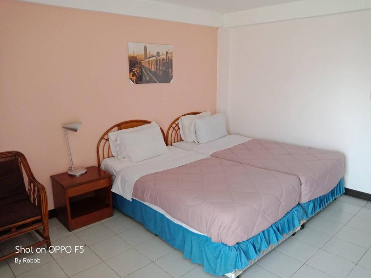 Hotel V.I.P. House Chiang Mai Zewnętrze zdjęcie