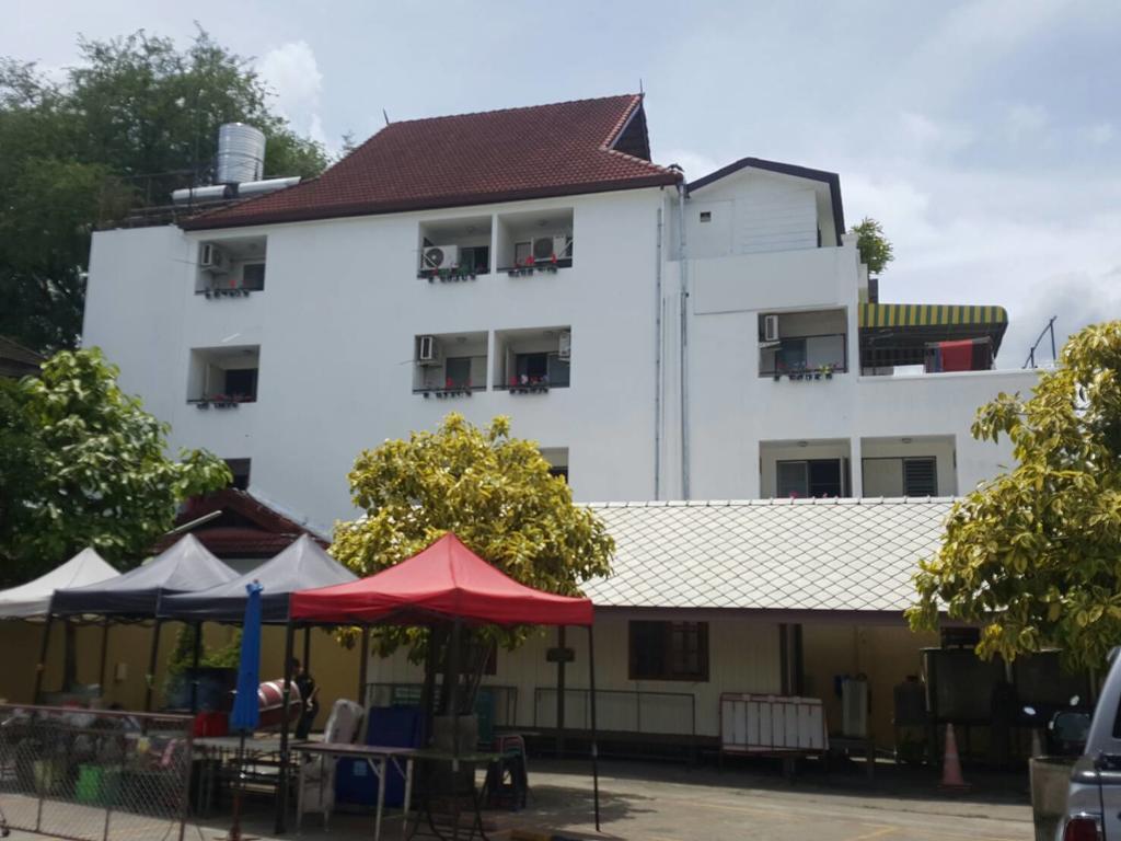 Hotel V.I.P. House Chiang Mai Zewnętrze zdjęcie